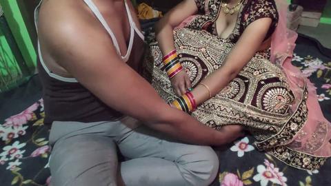 Секс в первый раз, женаты, узкая киска