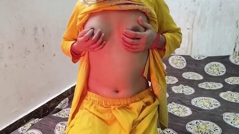 Indische Tante und Stiefschwester drehen durch in harter Aktion