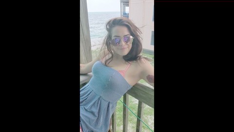 Публичный минет, горячая брюнетка, пляж