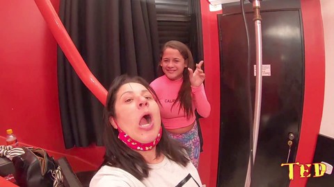 La auténtica belleza de gran trasero, Paola Gurgel, disfruta de su primera experiencia oral cruda