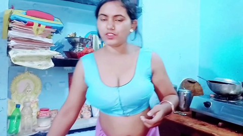 La servante indienne devient chaude avec sa bhabhi et son demi-frère dans une session sauvage
