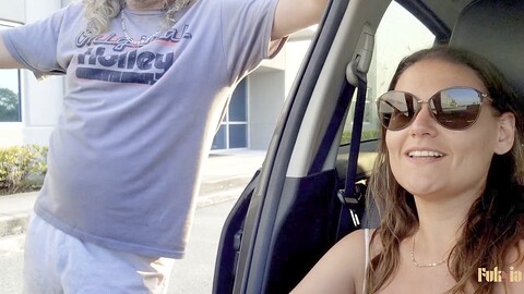 Un couple sexy à Miami profite d'un plaisir sensuel lent avec une action de crémeux qui dégouline.